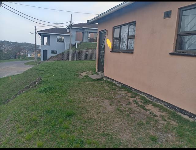 2 BEDROOM HOUSE FOR SALE IN UMLAZI Y